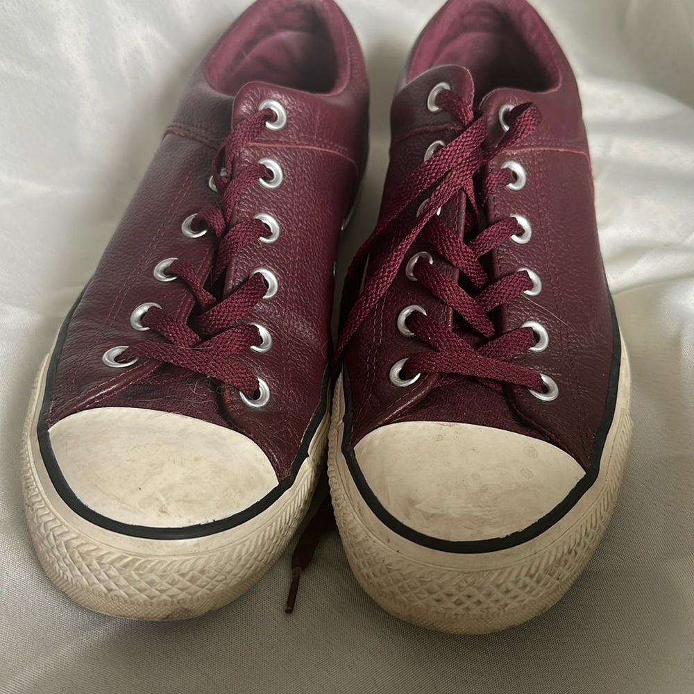 Burgundy leather low top Converse CTAS